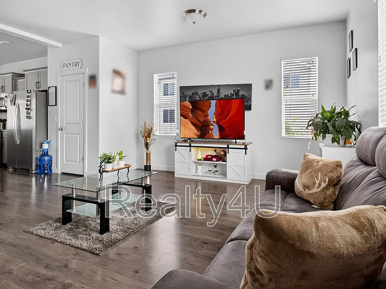 1454 S 520 W — Photo 3