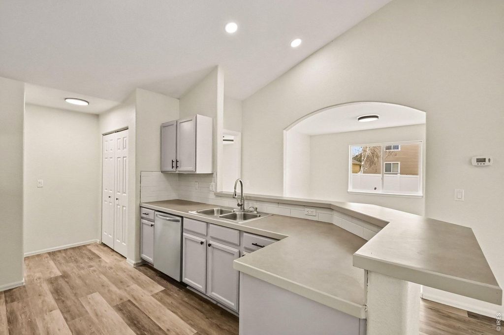2521 Thoreau Dr