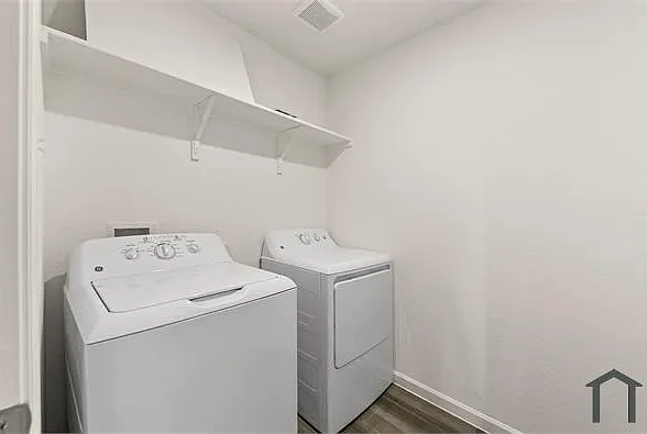 2107 Burnwood St — Photo 21