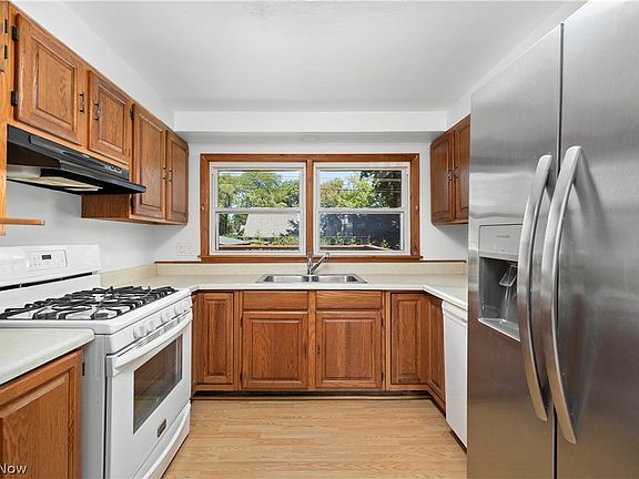 5th image of 4885 Oster Rd