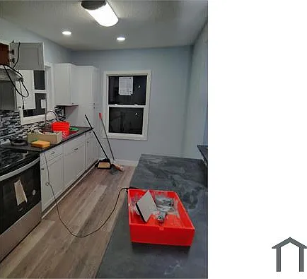 2 bed, 924 sqft, $2,725 — Photo 2