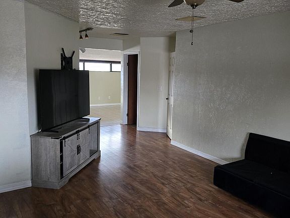 5th image of 734 S Hermosa Dr