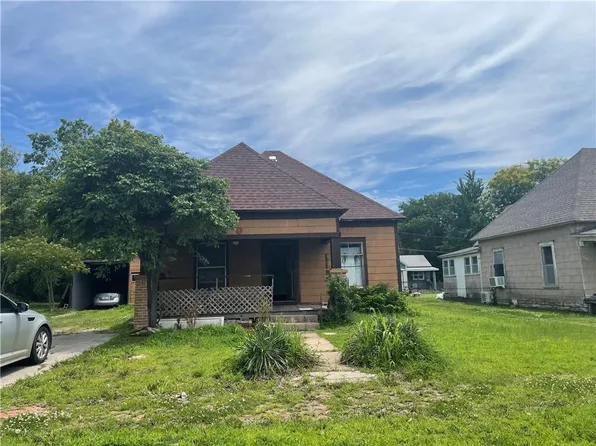 1413 S Willow St, Coffeyville, KS 67337