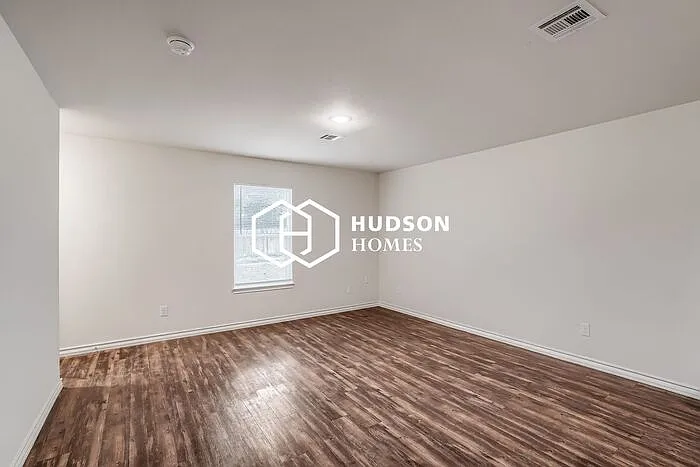 2404 E Cornell St — Photo 3