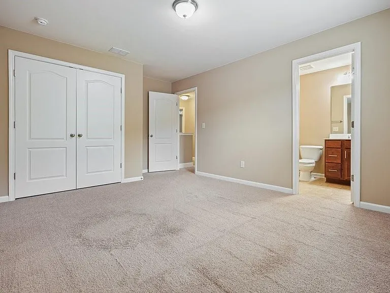 1010 Chelsey Way — Photo 34