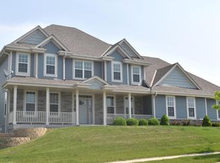 1602 Mohican Trl, Waukesha, WI 53189