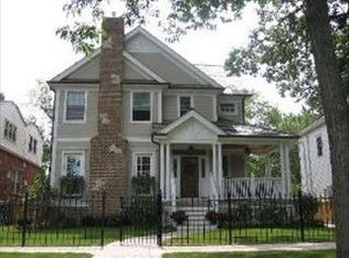 1211 Maple Ave, Wilmette, IL 60091