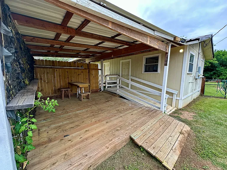 702 Pittsburgh Ave — Photo 3