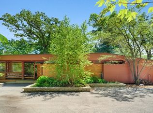 464 Dundee Rd, Glencoe, IL 60022