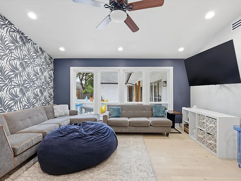 14840 Knollview Dr — Photo 18