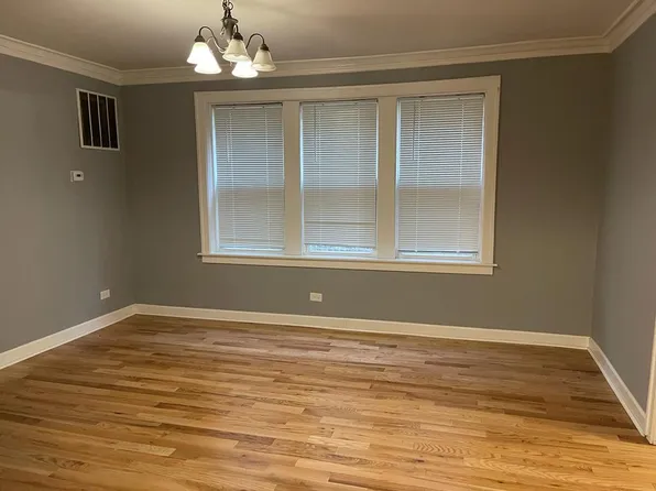 8217 Knox Ave, Skokie, IL