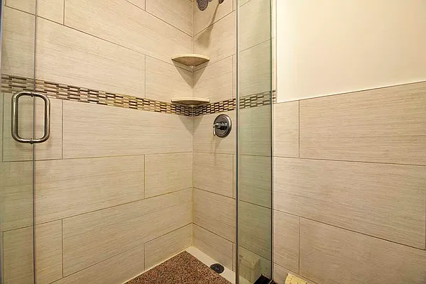 Rented by REAL New York | media 11