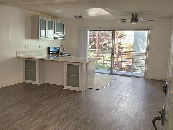 3rd image of 538 8th St APT 3