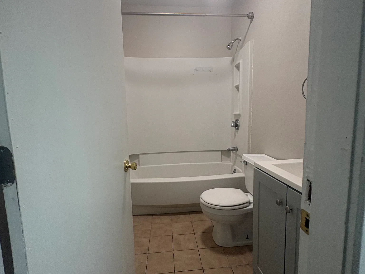 Studio, $1,250 — Photo 4