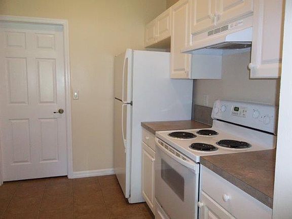 3rd image of 1139 New London St