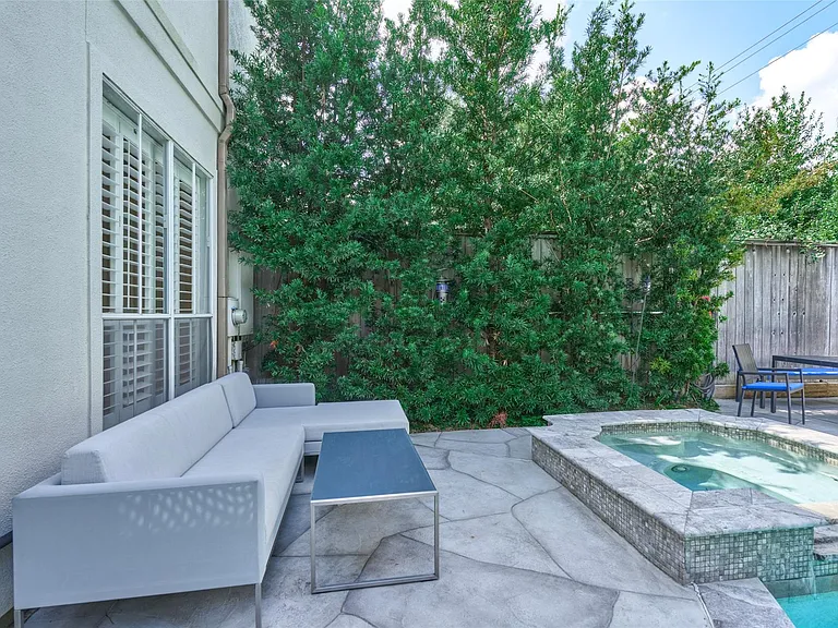 4028 Gramercy St — Photo 45
