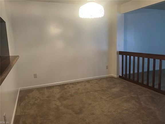 4th image of 304 Woods Edge Ct