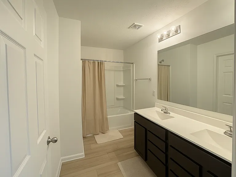 4378 Ashworth Ln — Photo 14