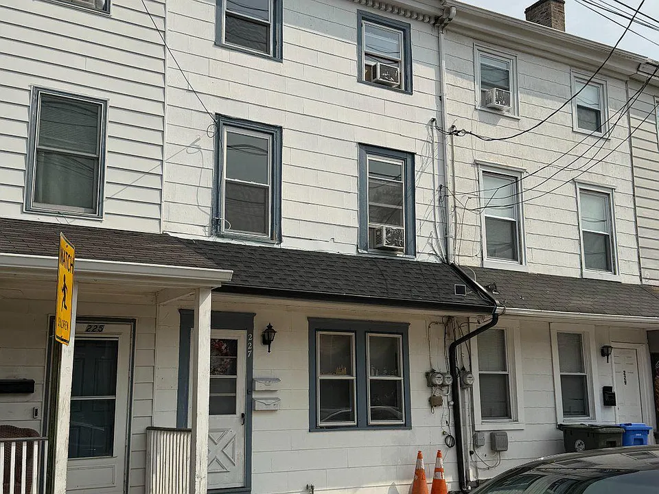 227 E Broad St #2