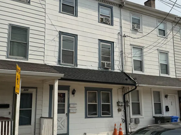 227 E Broad St APT 2, Burlington, NJ 08016