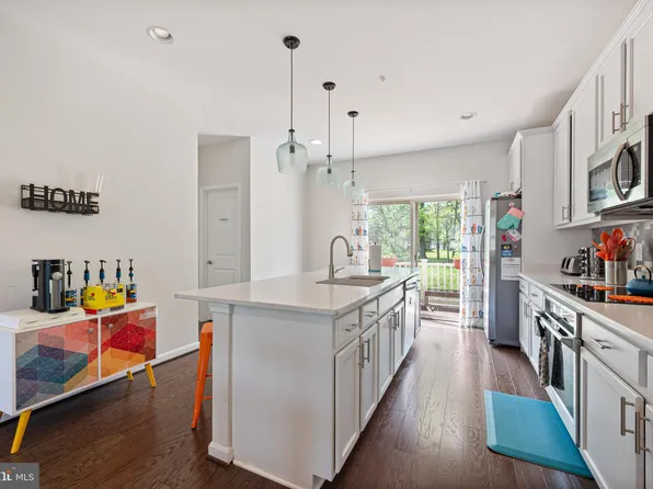 5805 N Holly Springs Dr #3, Capitol Heights, MD 20743