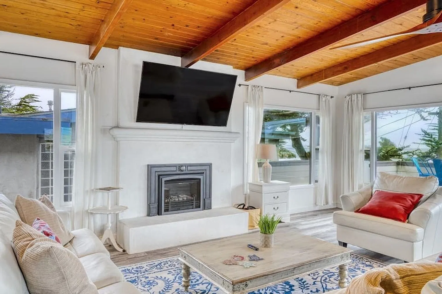 4 bed, 2.0 bath, $14,670 — Photo 2