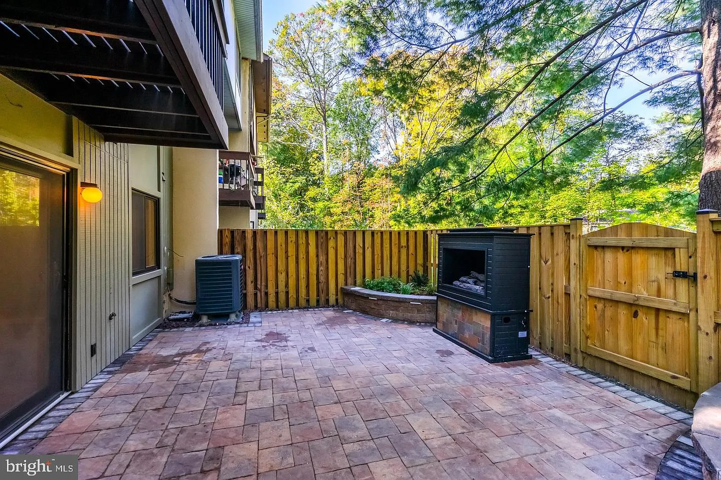 3 bed, 2.5 bath, 1805 sqft, $3,400 — Photo 4