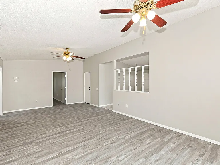 4214 Southampton Ct — Photo 13