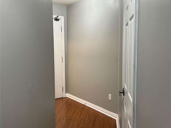 4th image of 220 Forum Dr #609