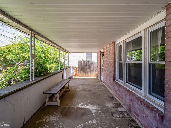 5th image of 239 Lemonte St