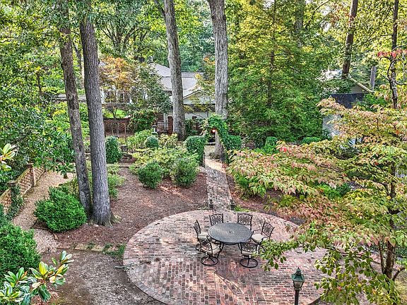 2nd image of 209 Sherwood Rd