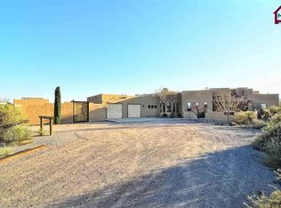 2335 Trails End Rd, Las Cruces, NM 88007