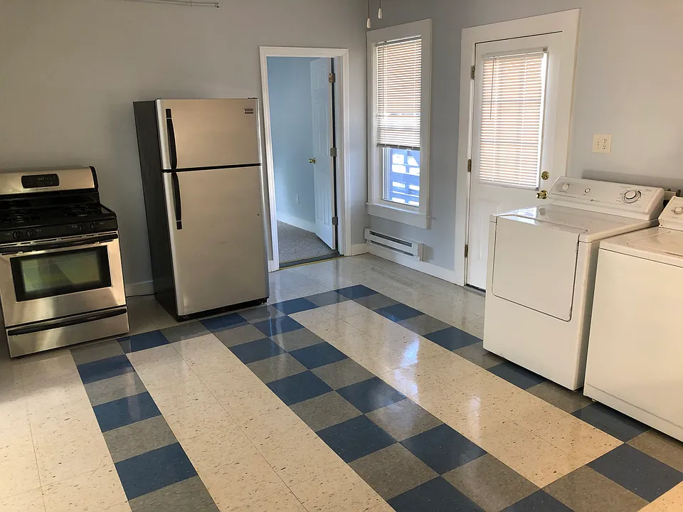 155 S Maple St #2