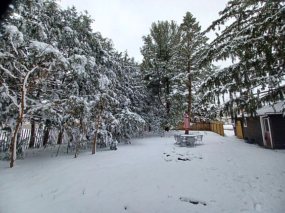 3rd image of 1309 Vista Ave