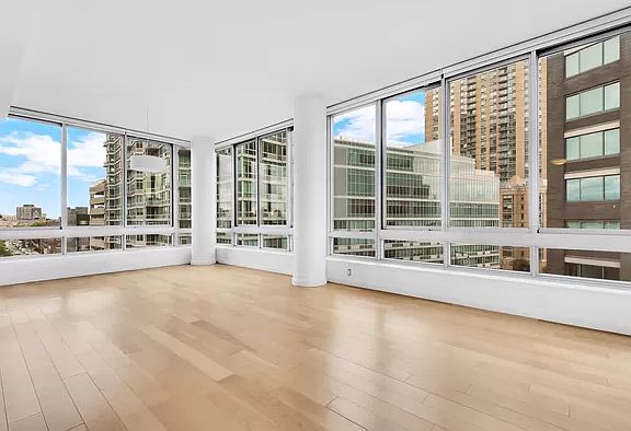 5th image of 46-30 Center Blvd #511