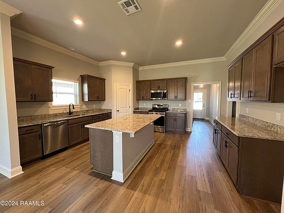 2nd image of 115 Gilded Ln