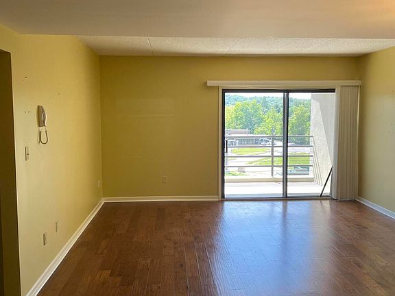 5th image of 1585 Fort Henry Dr APT 6B