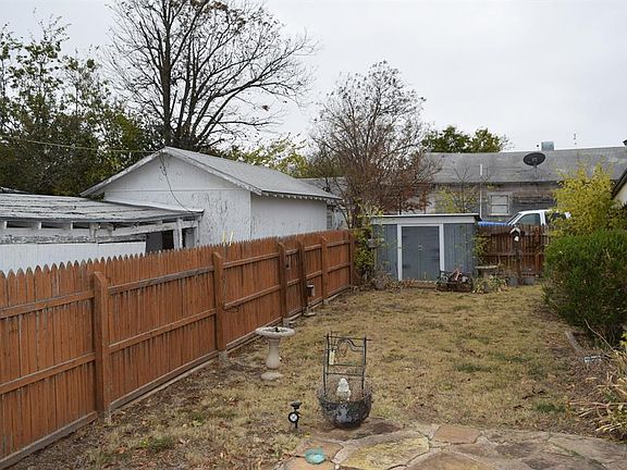 4th image of 907 Cottonwood St
