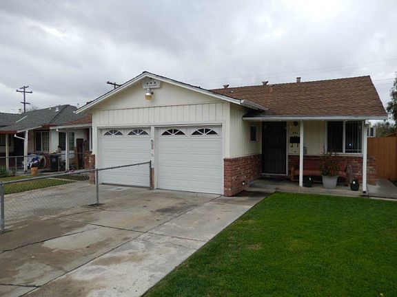 2nd image of 555 Malabar Dr