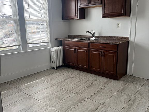 3rd image of 1131 S Wood Ave APT 2
