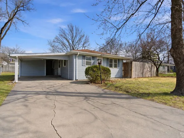 712 Griffith Dr, Manhattan, KS 66502