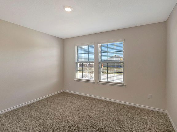 4th image of 2110 Hummingbird St