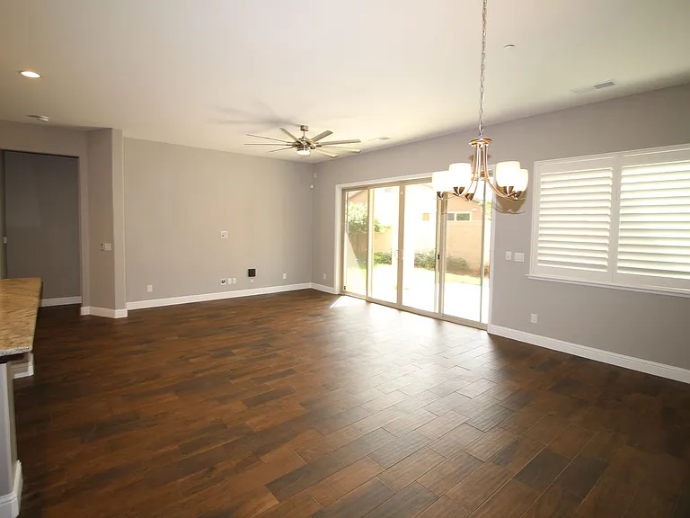 1829 E Bella Rosa Ave — Photo 10