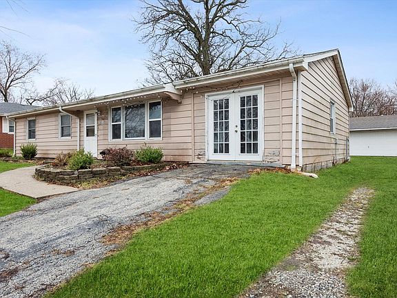 2nd image of 702-1 Fox River Rd