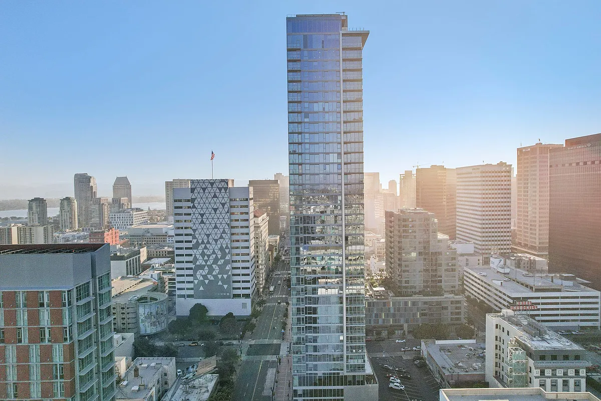 Building Photo - 800 Broadway