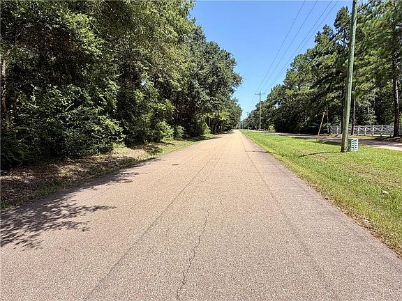5th image of 9 Hillcrest Blvd