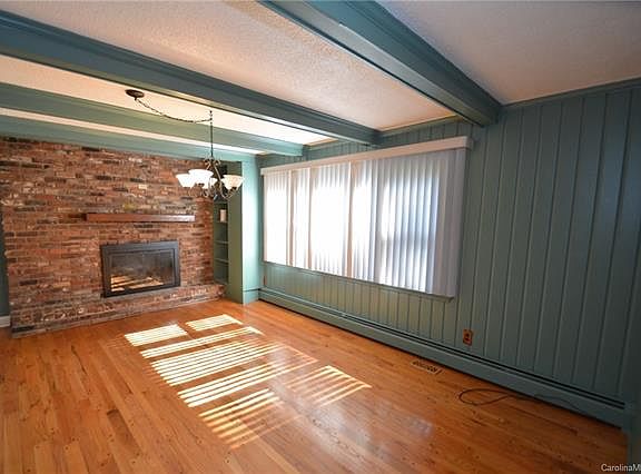 4th image of 156 Jamie Dr