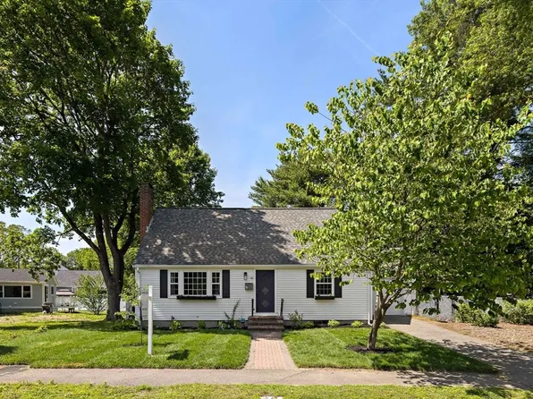 16 Carol Dr, Dedham, MA 02026