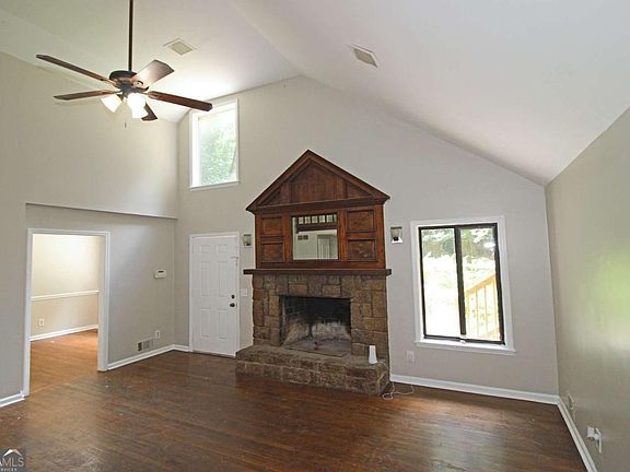 5th image of 3000 Collier Dr NW