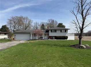 6715 Helmick Dr, Warren, OH 44481